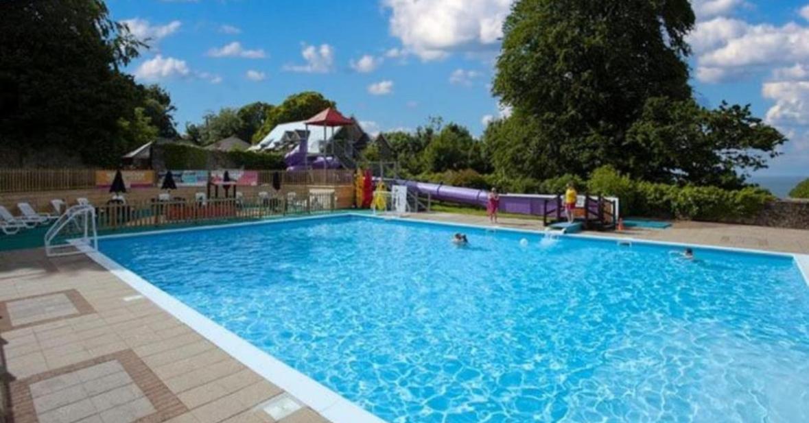 Kmc-country Breaks Bideford Bay At Glade * Bucks Mills